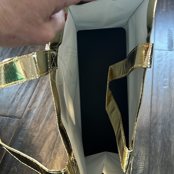 Macys The Vault herald square gold shopping bag - Picture 5 of 6